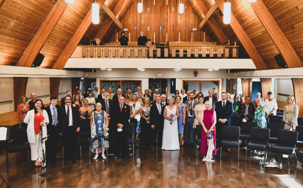 Group shot wedding of Bernadette and Rod at Highlands United Church