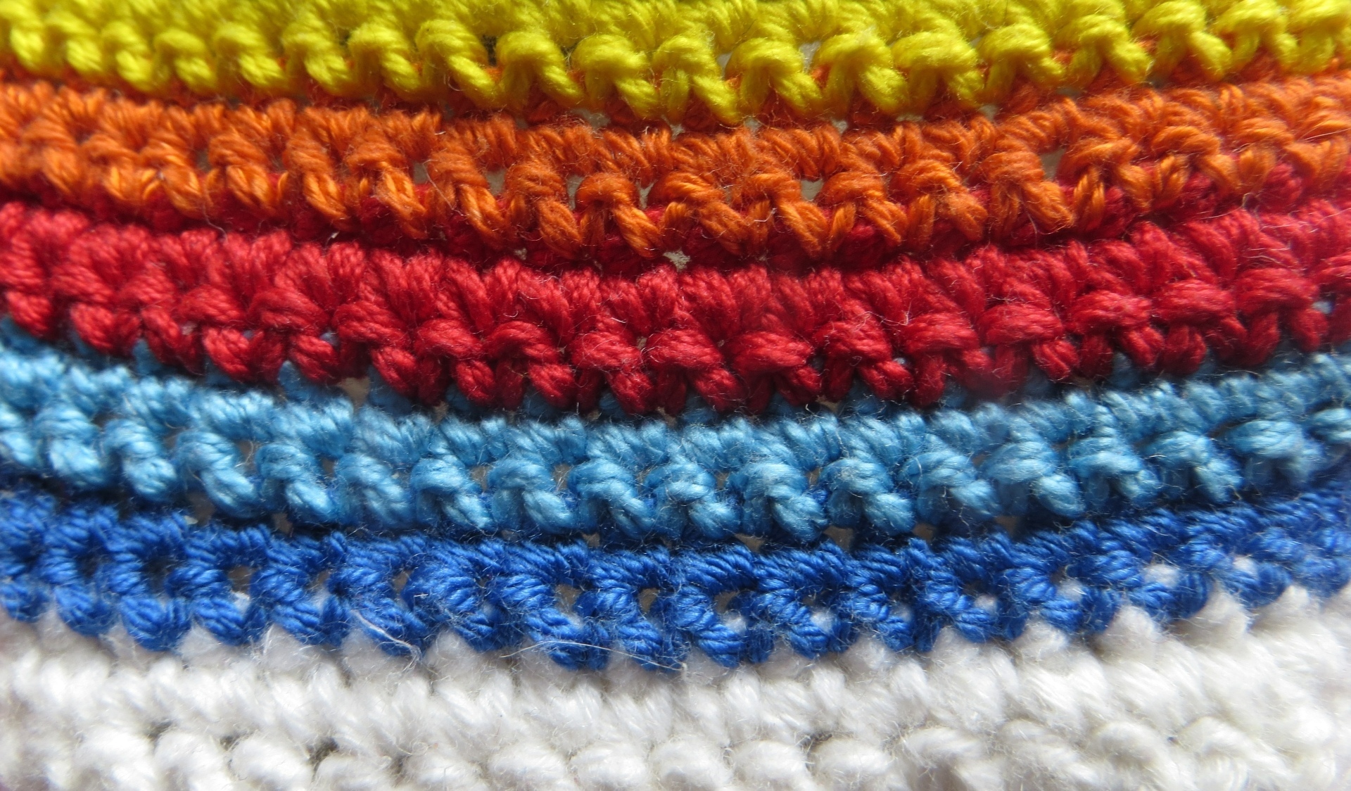 Colourful yarn swatch