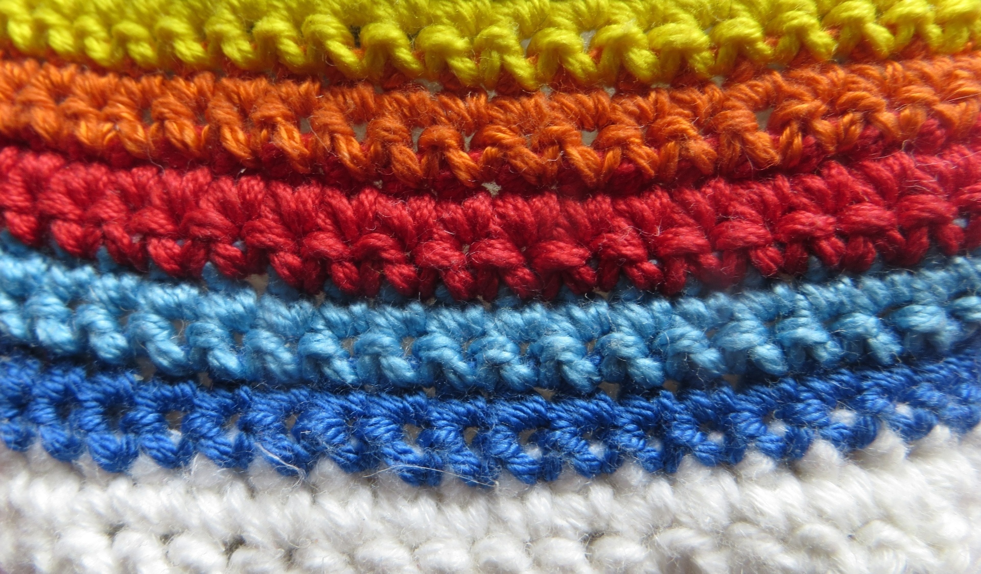 Colourful yarn swatch